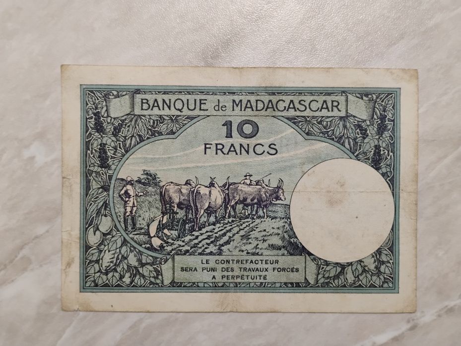 Banknot Madagaskar - 10 franków z 1937/1947 r.