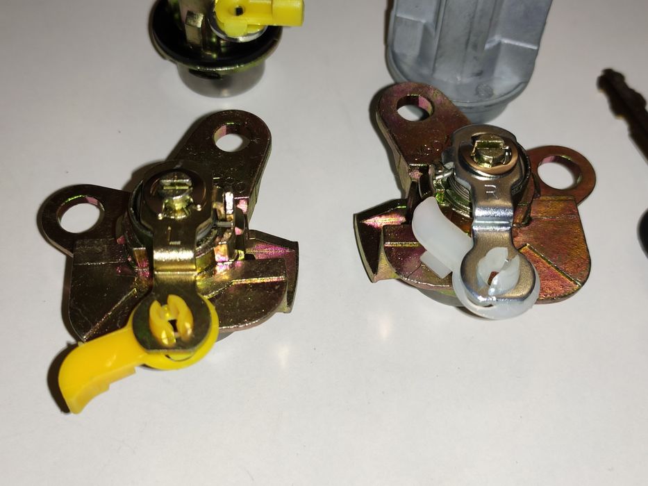 Комплект личинок замков Toyota Corolla E11, набор с ключами Корола Е11