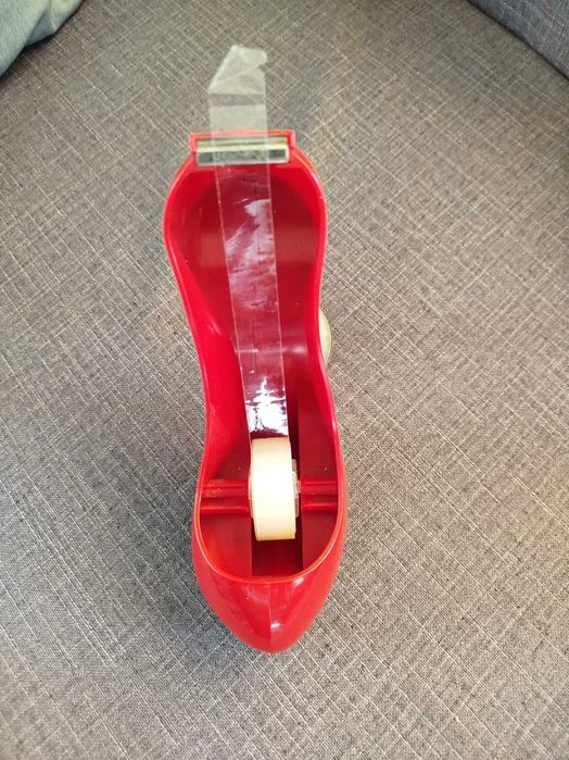 Dispensador de fita cola, fita adesiva, Scoteh, sapato vermelho