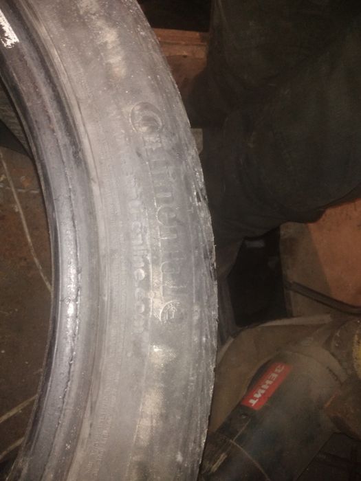 Continental 235/40/19