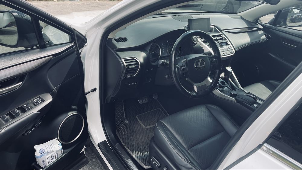 Надійний Lexus nx 200t