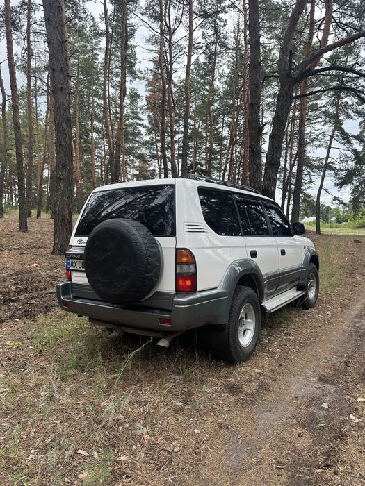 Продам Toyota Land Cruiser Prado 90