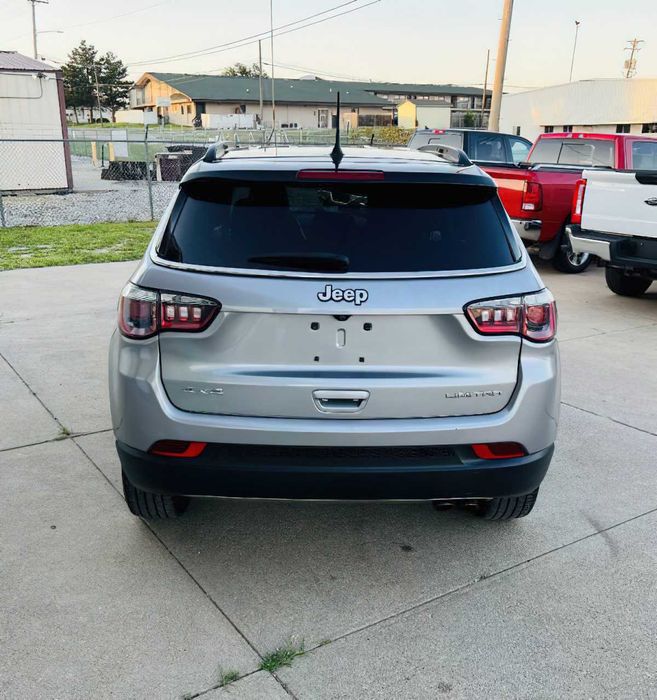 Jeep Compass Latitude      2019