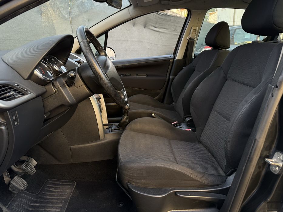 Peugeot 207 1.4 HDi 68cv ( Gasoleo ) 2007