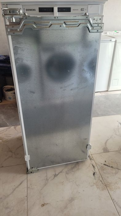 Вбудований холодильник Siemens висота 1.22
