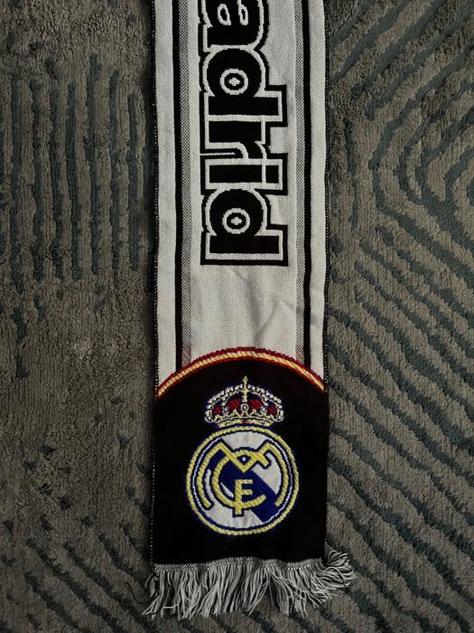 Szalik Oficjalny Real Madryt