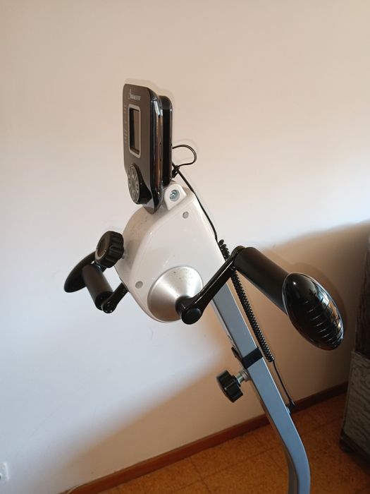 Bicicleta estática nova , ver descrição