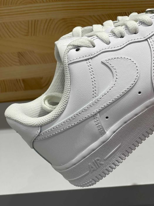 NIKE Air Force 1 07'Buty Sneakersy Sportowe r.42