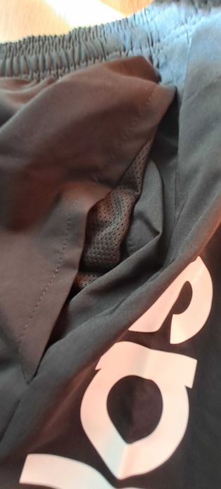 Calções Adidas (Novo):Tam L