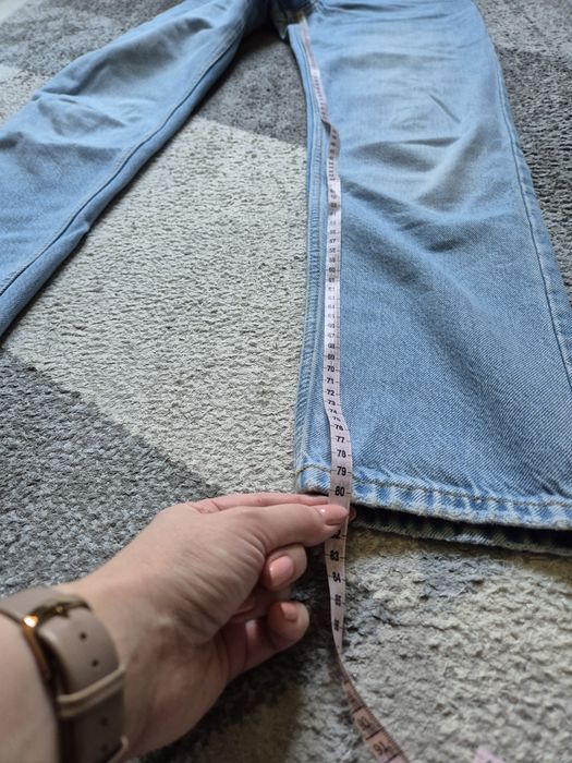 Niebieskie jeansy damskie typu straight rozmiar 36 marki H&M