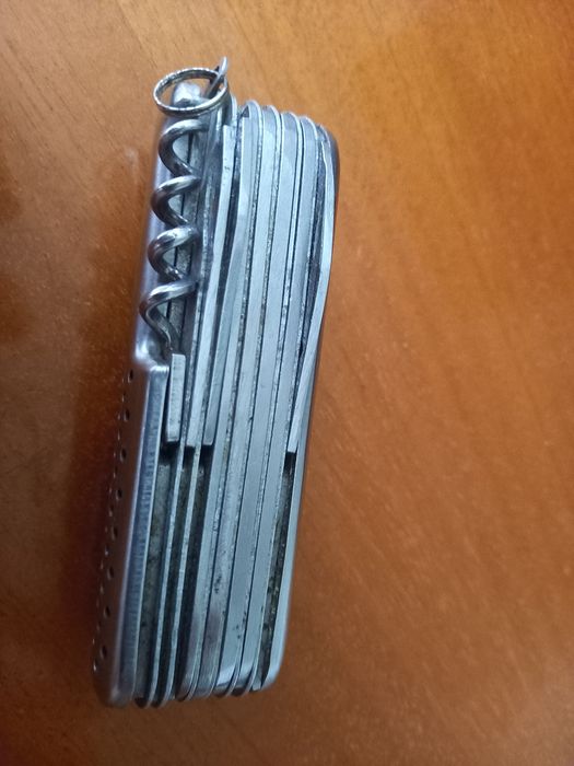 scyzoryk wielofunkcyjny