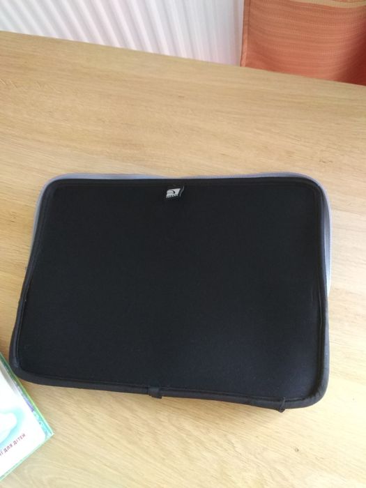 Чохол,сумка tucano для ноута ,планшета