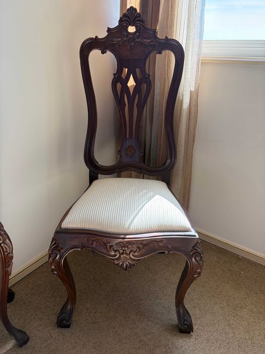 Mobília de Quarto Antiga Estilo Luís XV / D. João V em Madeira Maciça