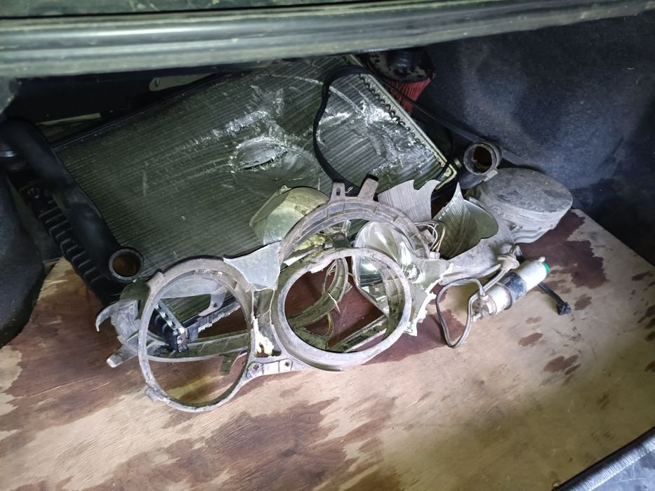 Продам Мерседес clk 200 под восстановление или разборку