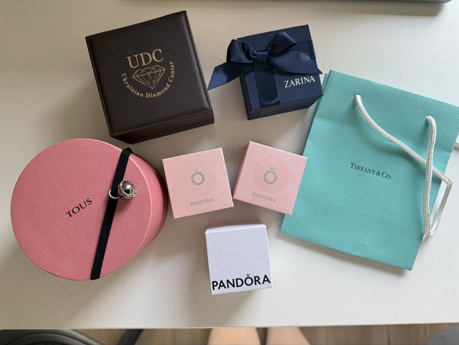 Фірмові коробки, пакування Tous, Pandora, Tiffany, Zarina, UDC