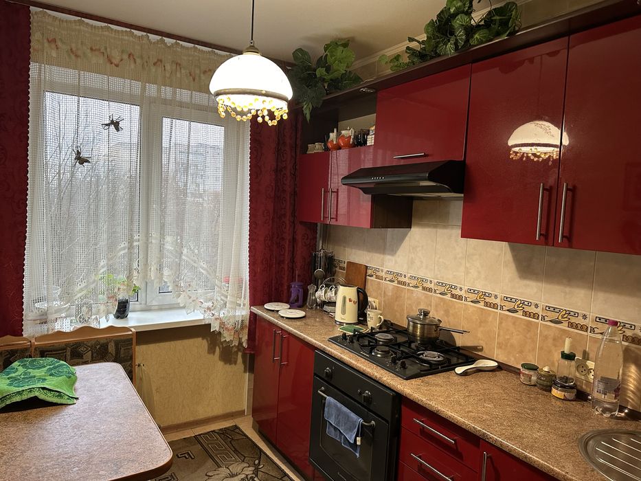 Квартира 3-к покращеного планування.  Ближнє замостя.