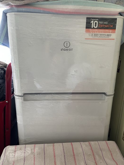 Холодильник INDESIT