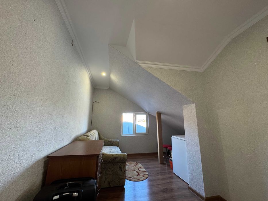 Продам частину будинка з власним двором біля Турецької площі