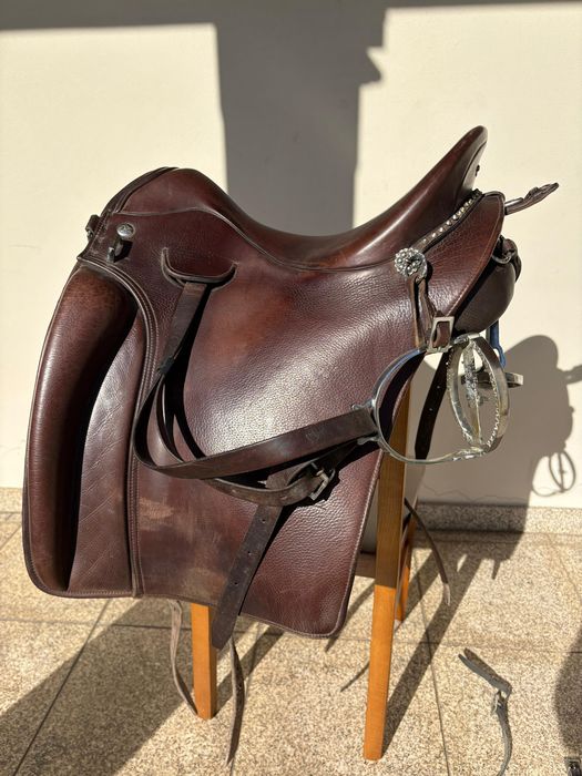 Sela Zaldi Lusitanus 17,5” + Conjunto Completo de Equitação