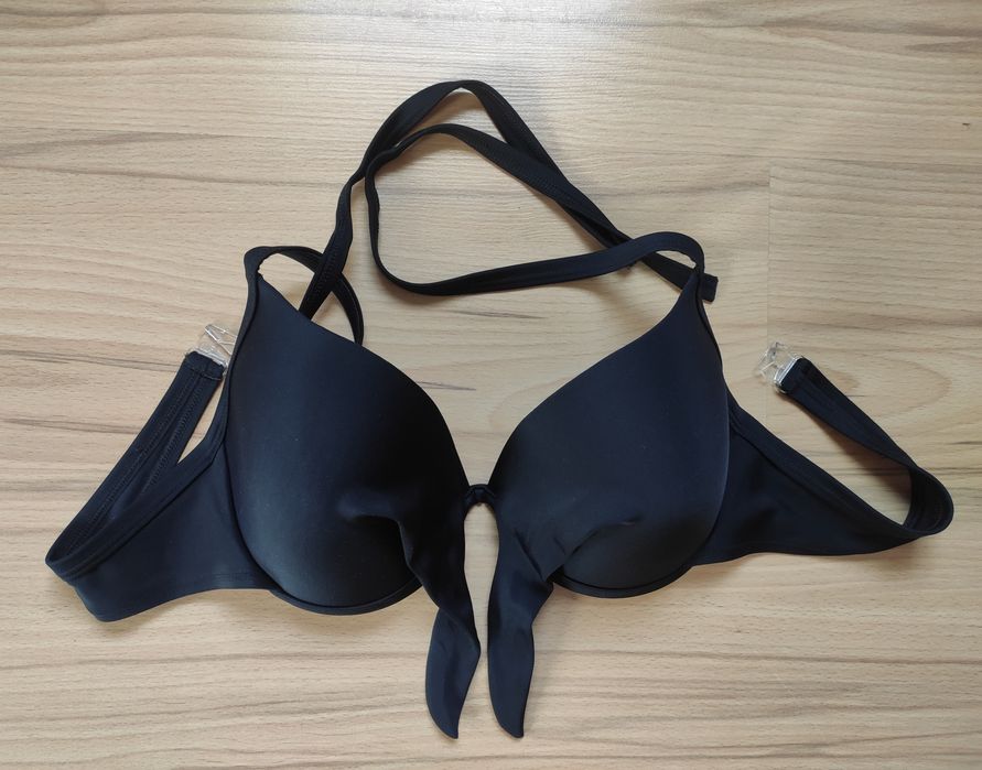 Czarny biustonosz góra od bikini 44C/B