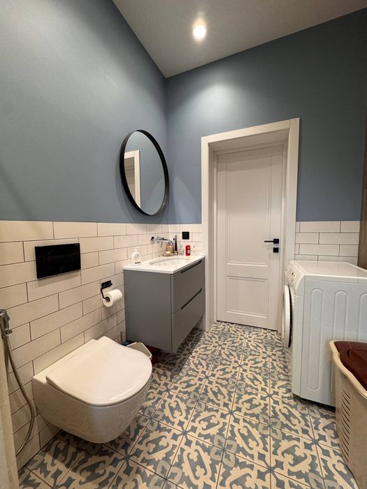 Продам современный  дом 215 м², Павленки, Ньютона, 8,5 соток( код 5704)
