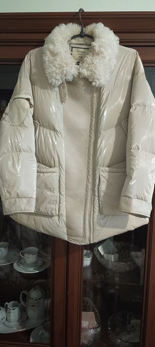 Пуховик жіночій лак