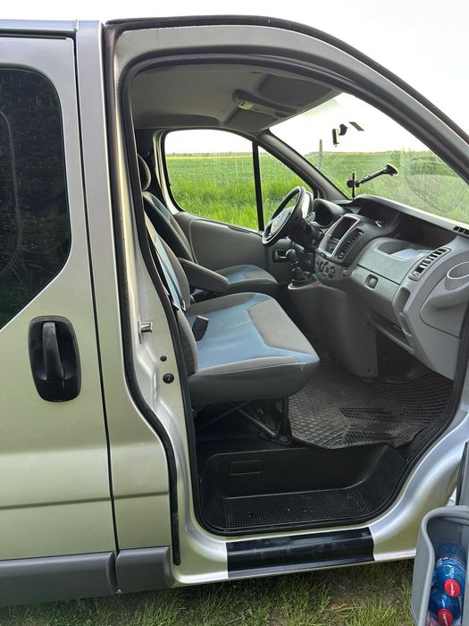 Samochód osobowy Renault Trafic