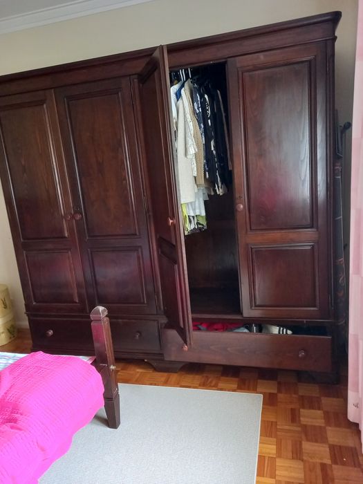 Guardafatos ou movel de arrumos