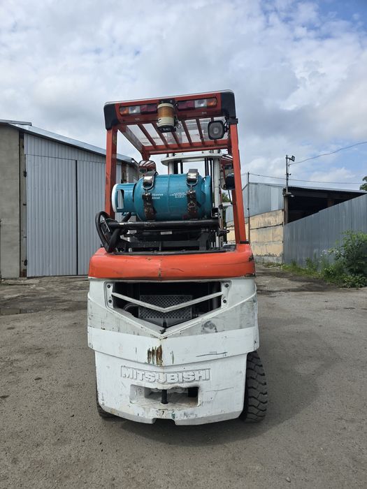 Погрузчик вилочный MITSUBISHI 2012 год  1.8 тонны грузоподъемность