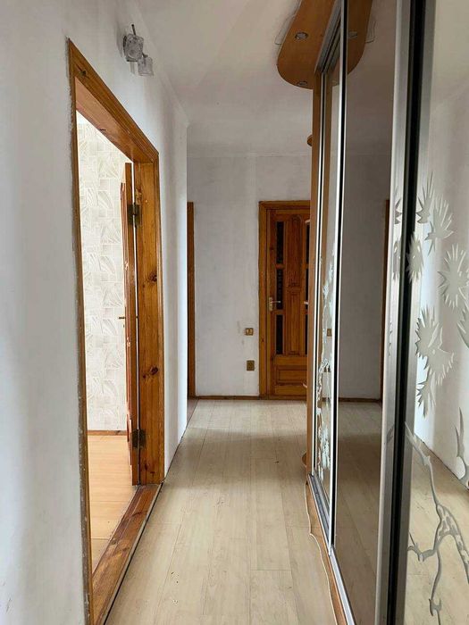 Простора 3-кімнатна квартира