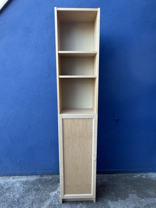 Regał Ikea Billy z drzwiczkami seria 2020 r.