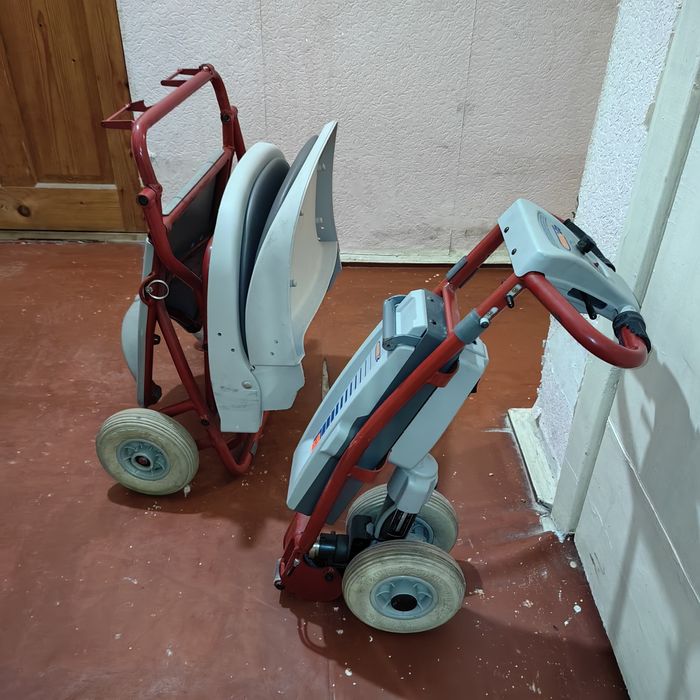 портативнє складнє крісло моторизоване