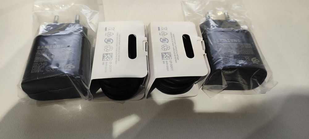2 ładowarki do telefonów Samsung, szybkie, kable 1m