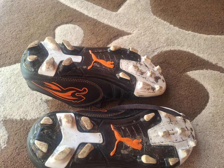 Buty dzieciece korki puma 37