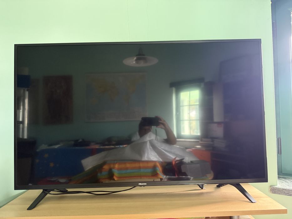 TV HISENSE 50” Smart TV UHD, como novo