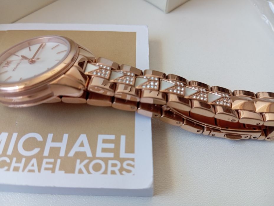 Nowy damski zegarek Michael Kors model 6674
Różowe złoto