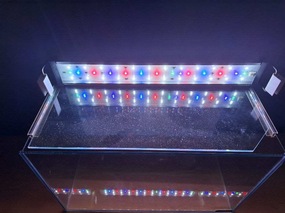 Calha Luminária LED Twinstar 45B 19W para aquário de 40 até 50cm
