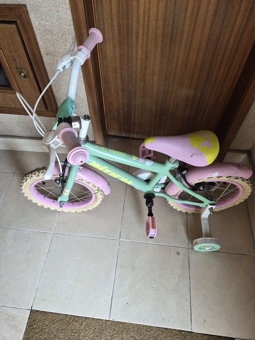 Bicicleta de menina