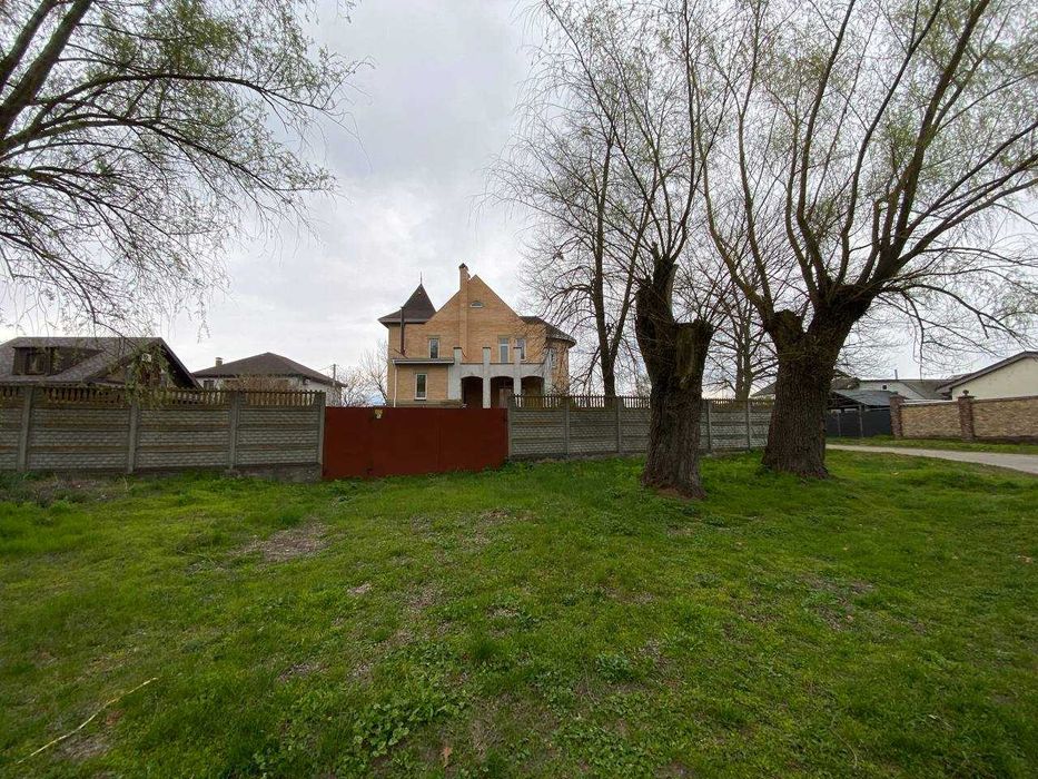 Продам просторий будинок біля річки. с. Літки, Броварськийр-н.
