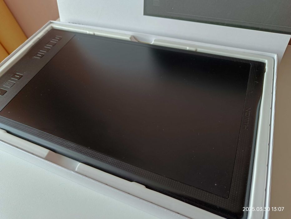 Tablet graficzny Huion Inspiroy Q11K V2 stan bdb, używany sporadycznie