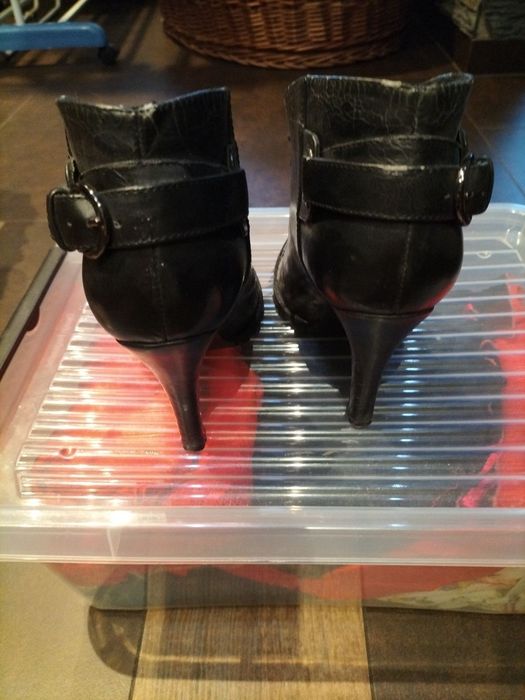Botki na szpilce.  rozm. 35