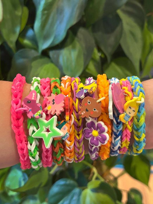 Pulseiras artesanais coloridas feitas à mão | Personalizáveis