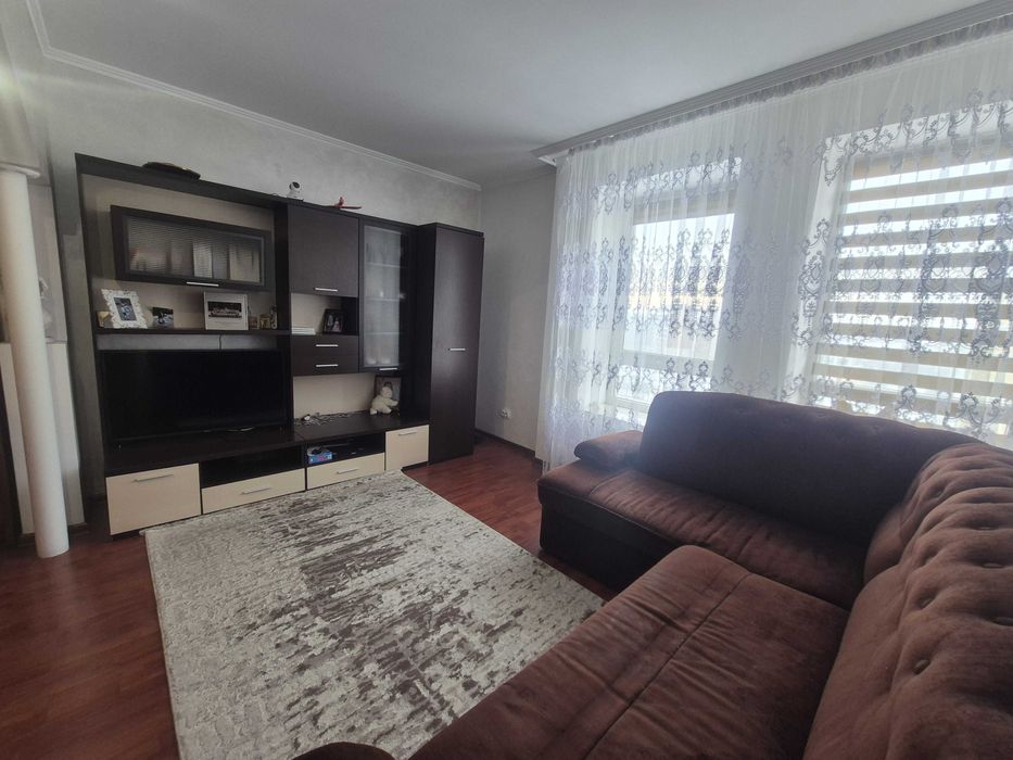 Укомплектована 3-кімнатна квартира в обжитому будинку.