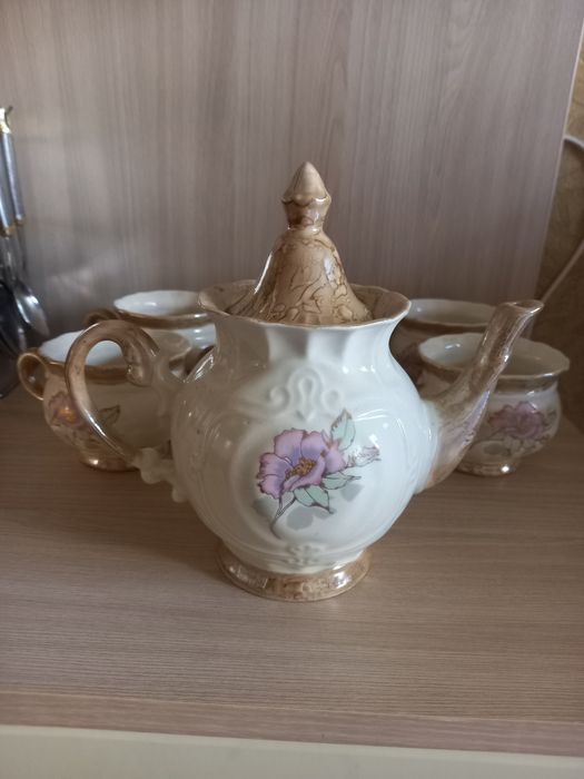 Набор чашек 6 шт и заварник, чайник, новое