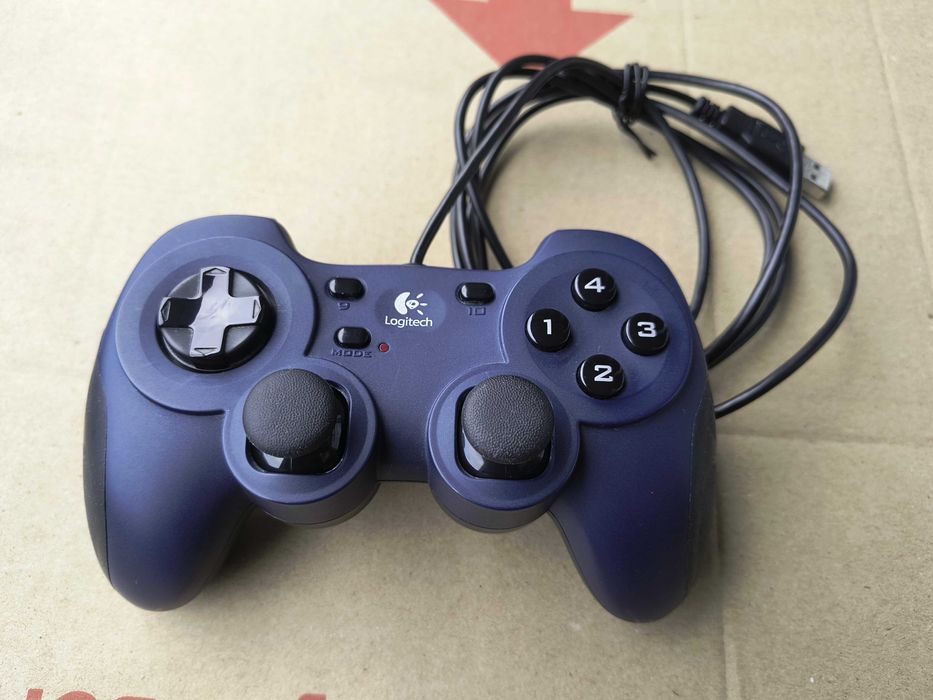 Геймпад Logitech Dual Action