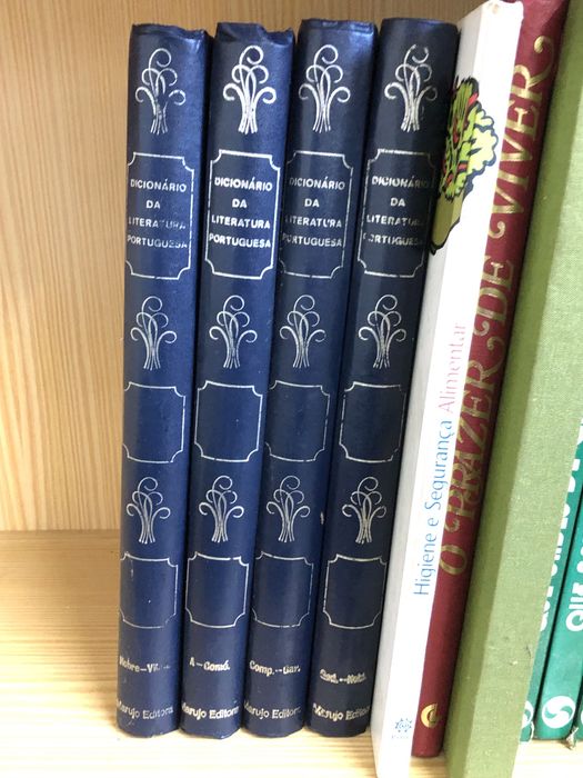 Vários livros práticos