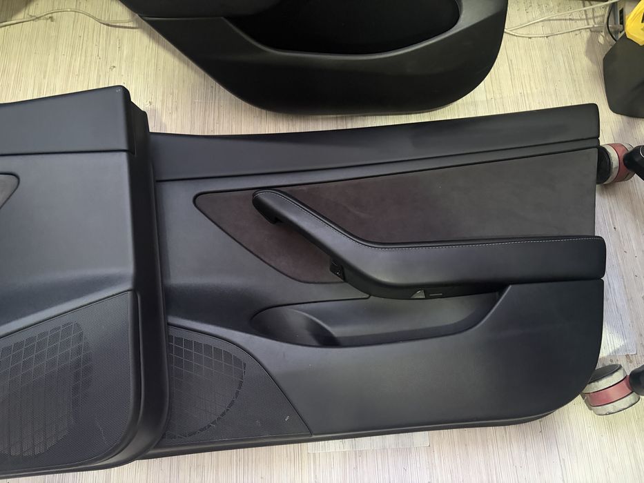 Продам карти дверні tesla model 3 2020