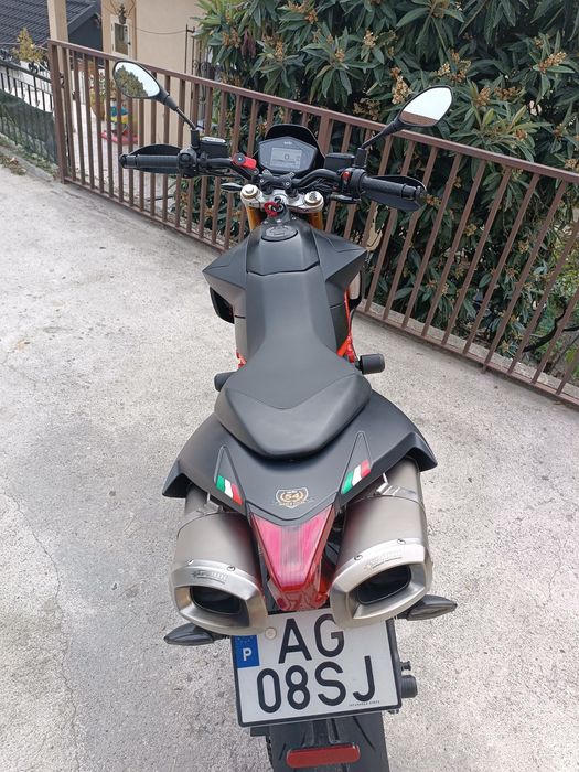 Aprilia Dorsoduro 900