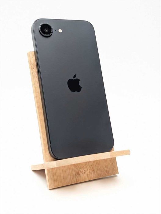 Apple iPhone 16e 128 GB czarny | bateria 100%