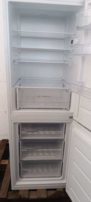 Frigorífico combinado Indesit